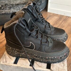 Nike Boys Black Air Force 1 Boots Size 6.5